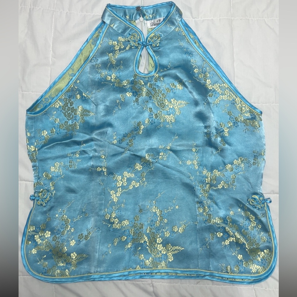 New Blue and gold vintage Diangyu top glam
Size Medium